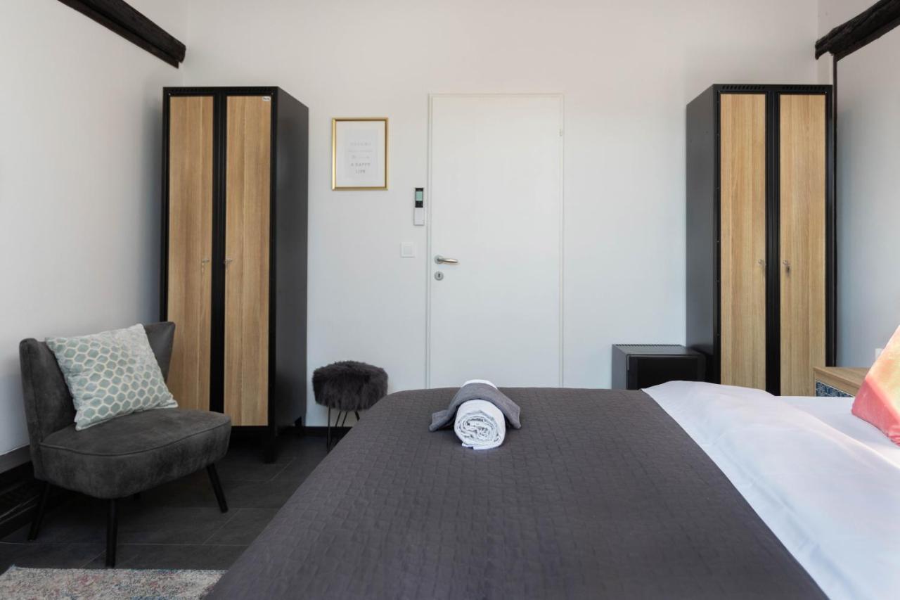 Kvaternik Square Rooms Загреб Экстерьер фото